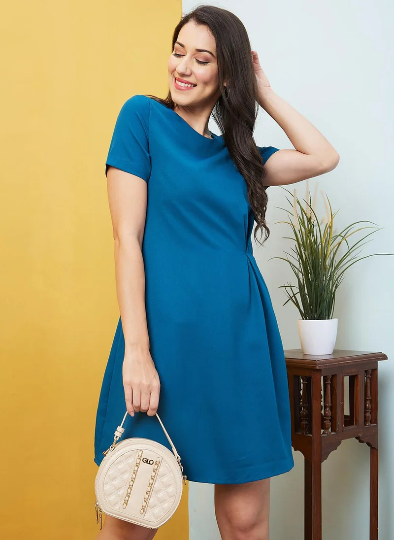 جلو باص فستان نسائي بخصر مطوي بياقة مستديرة وأكمام قصيرة بتصميم -